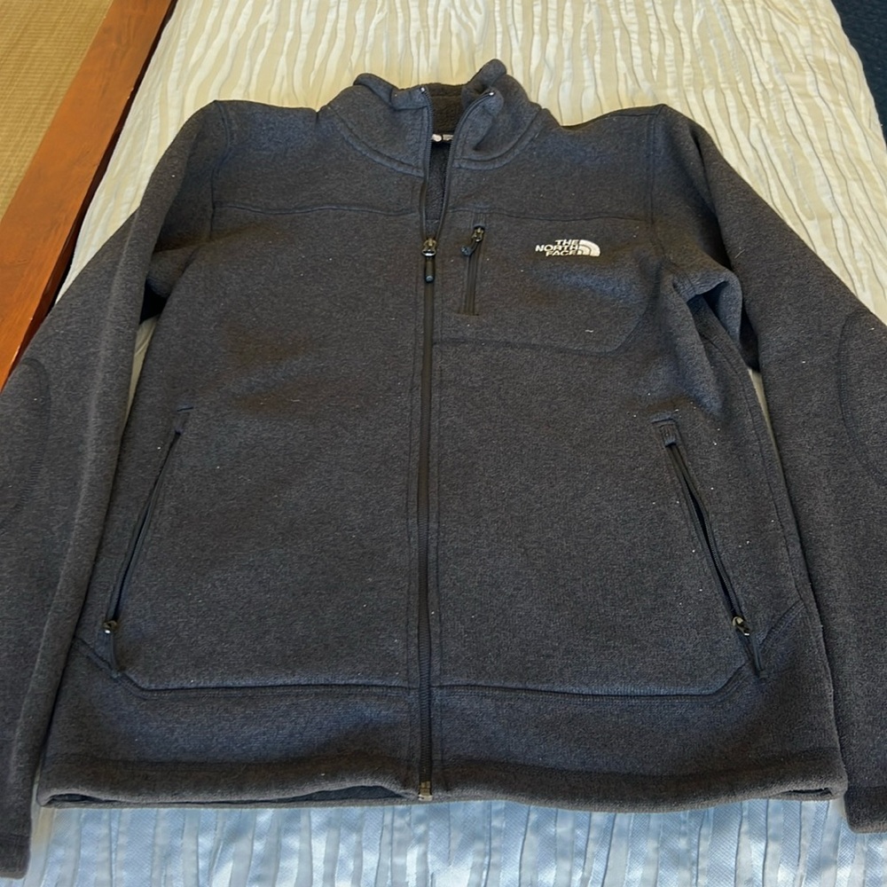 North face men’s small full length zipper layer sweater with inside pockets